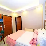 Nobel Old Town - Special Category מלון